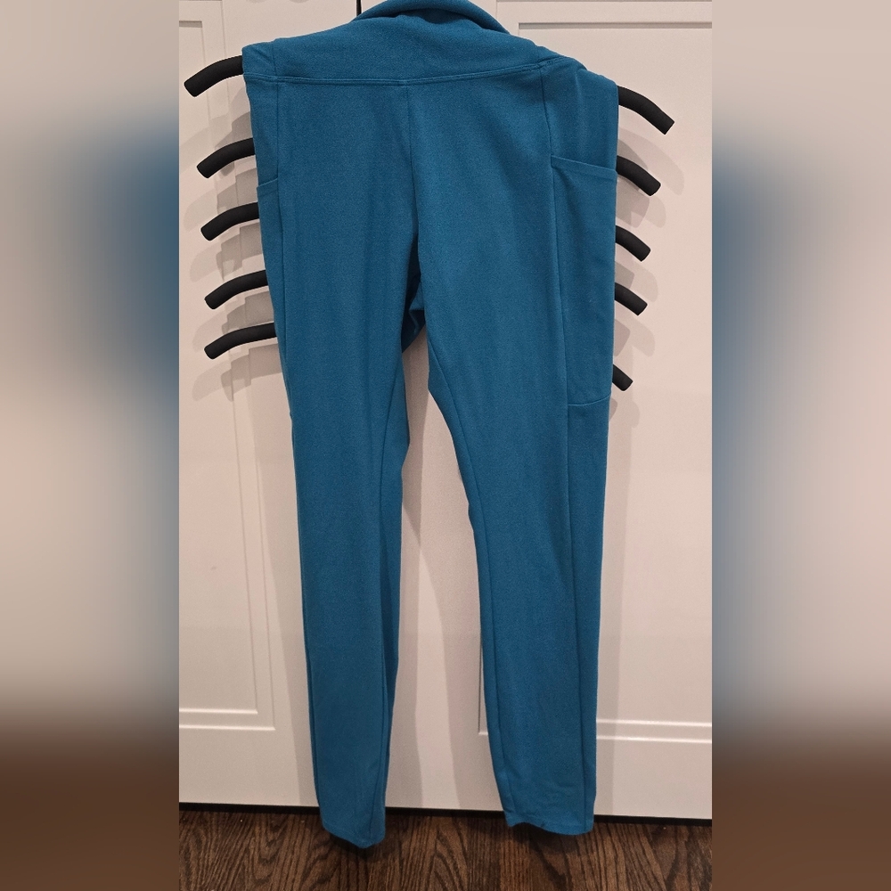 REI Cooperative Women's Teal Leggings. Size Small. Worn Once.